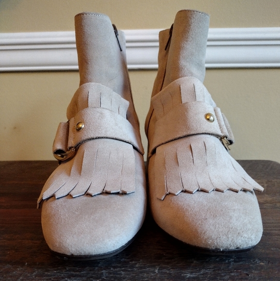 Kanna Cream Suede Kiltie Ankle Boots Size 38 (7.5) - Picture 2 of 12